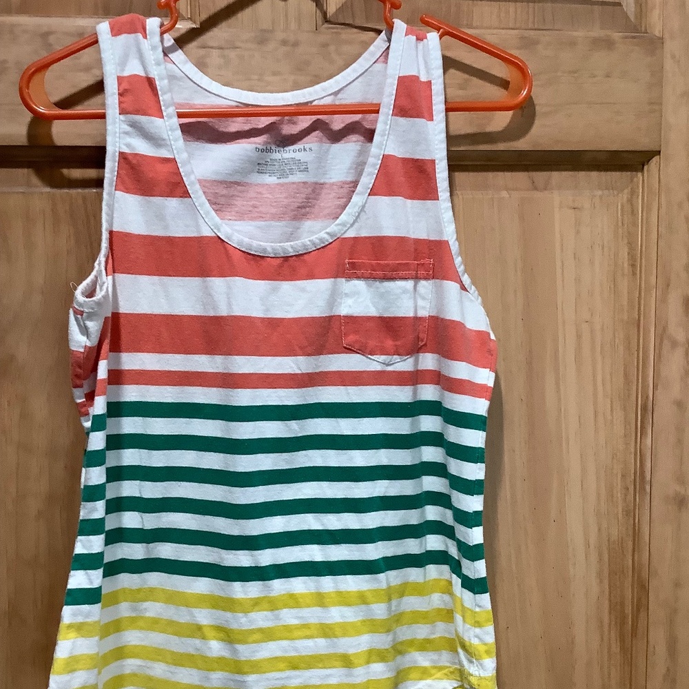 Multicolor tank
